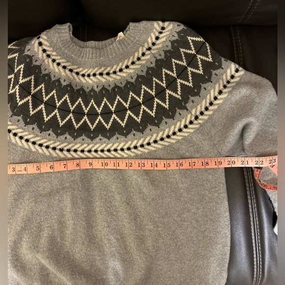 Waterproof Long Sleeve Sweater. - Picture 5 of 5